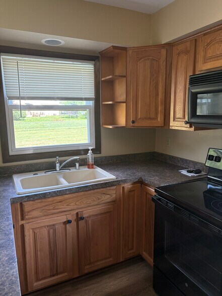 Kitchen - S71W14888 Westcot Dr