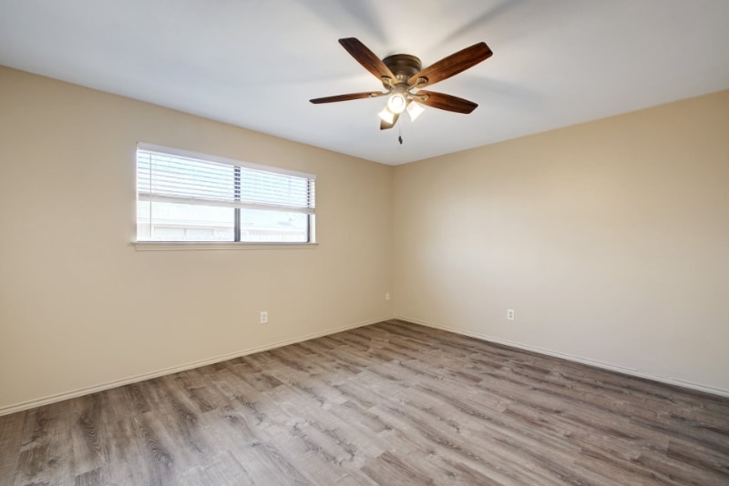 Building Photo - 619 Luther Dr