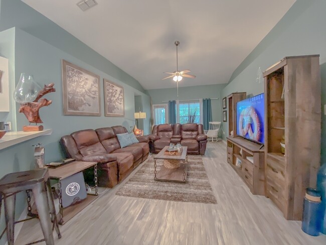 Building Photo - 115 Secret Harbor Dr