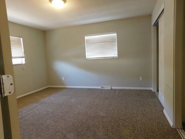 Building Photo - 1318 Bunting Ave