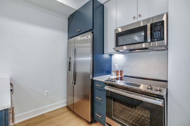 Building Photo - 2310 4th St NE