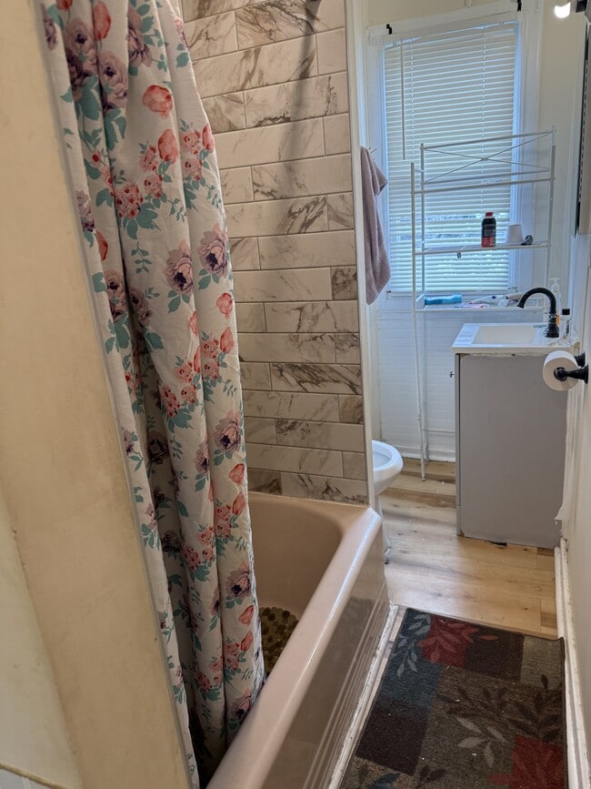 Building Photo - 307 S Logan Ave