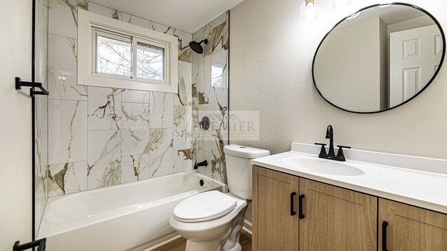 Building Photo - 9841 Melrose Dr