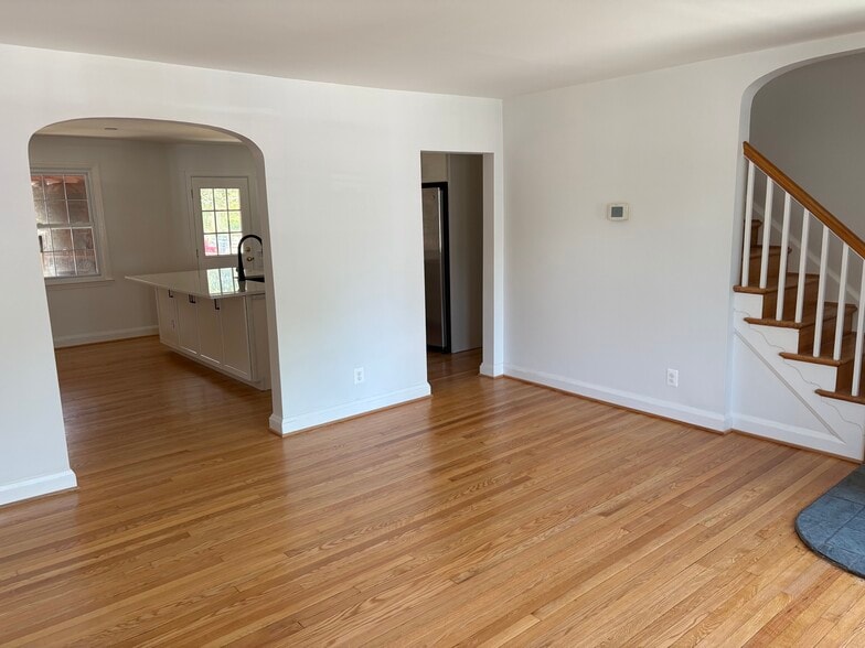 Building Photo - 111 Glen Argyle Rd