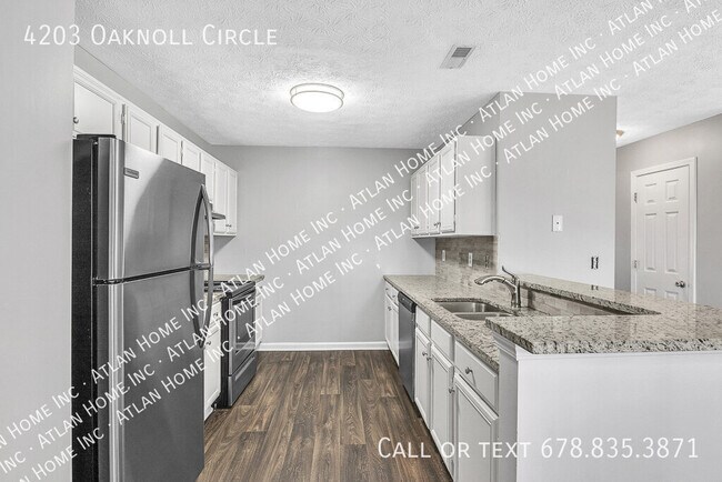 Building Photo - 4203 Oaknoll Cir