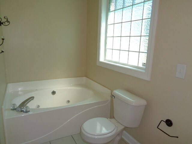 Building Photo - 612 Pointe Clear Dr