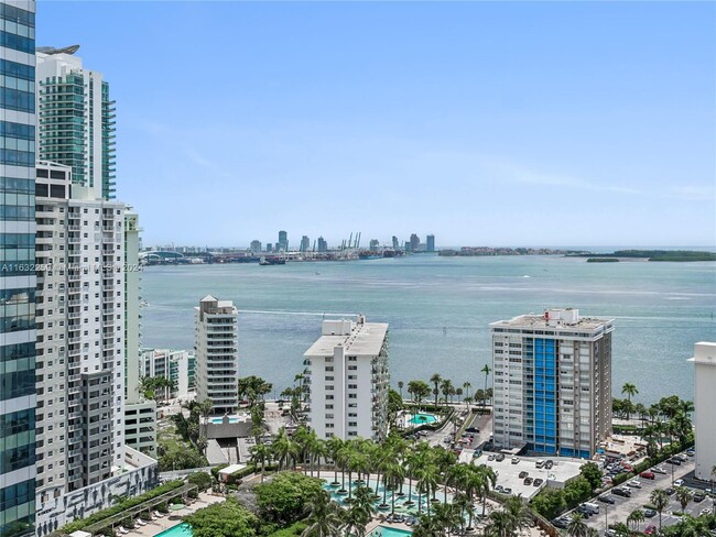 Building Photo - 1451 Brickell Ave