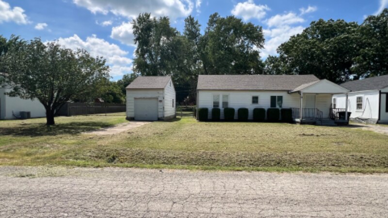 Building Photo - 521 N Woodrow Ave