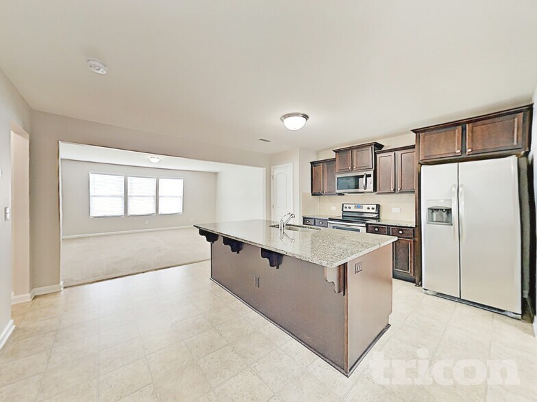 Building Photo - 8187 Thornton St