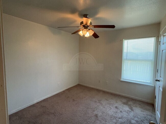 Building Photo - 1206 Cinch Dr