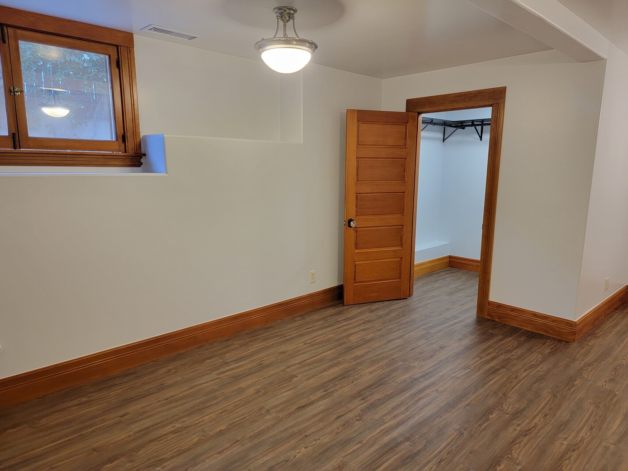 Building Photo - 900 Lucile Ave