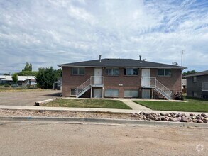Building Photo - 342 W 4 plex