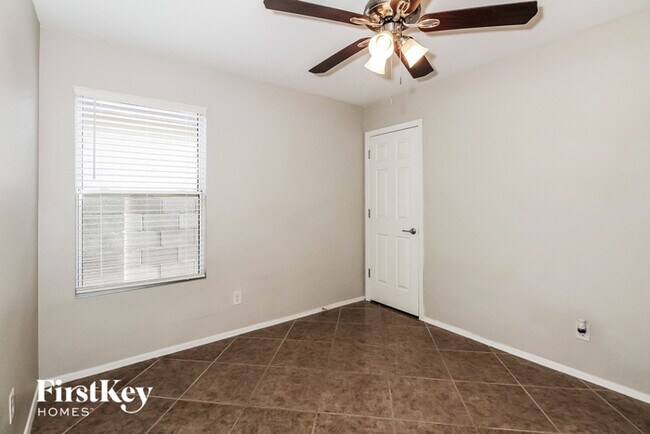 Building Photo - 9229 N Centipede Ave