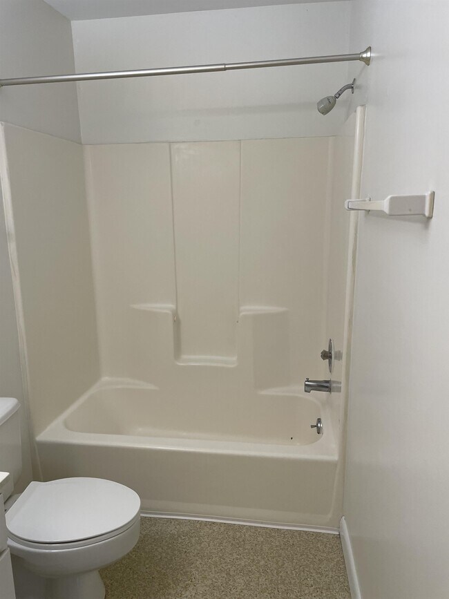 Building Photo - 109 Harvest Dr