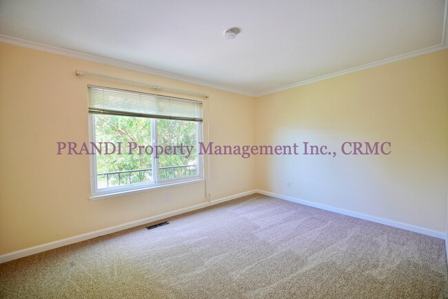 Building Photo - Greenbrae Home with Spacious Yard and Sola...