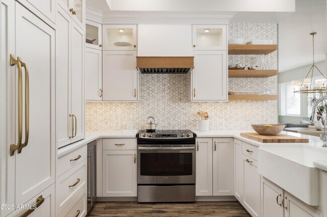 Primary Photo - 8270 Hayden Rd