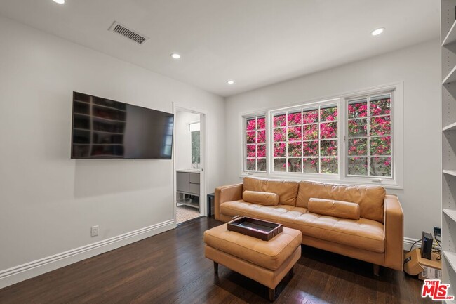 Building Photo - 9023 Alto Cedro Dr