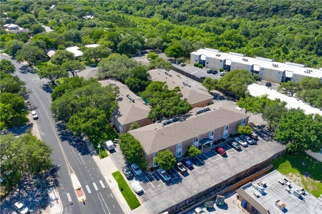 Building Photo - 1240 Barton Hills Dr