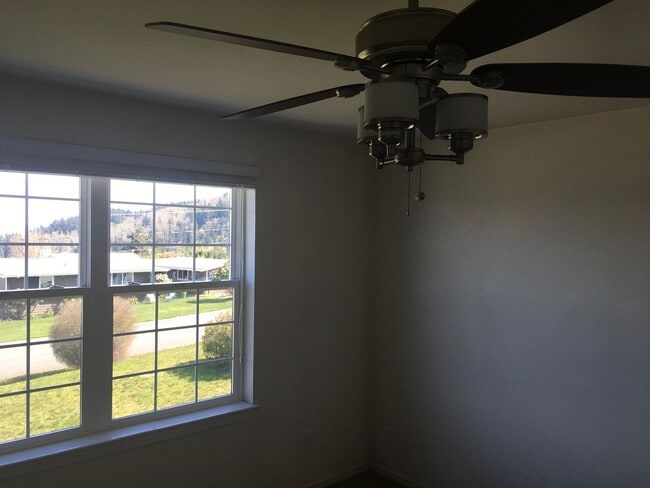 Building Photo - ***PENDING APPLICATION*** 2 Story Pet Friendly Contemporary 3 Bed Home w/ Views, Yard Service Inc...