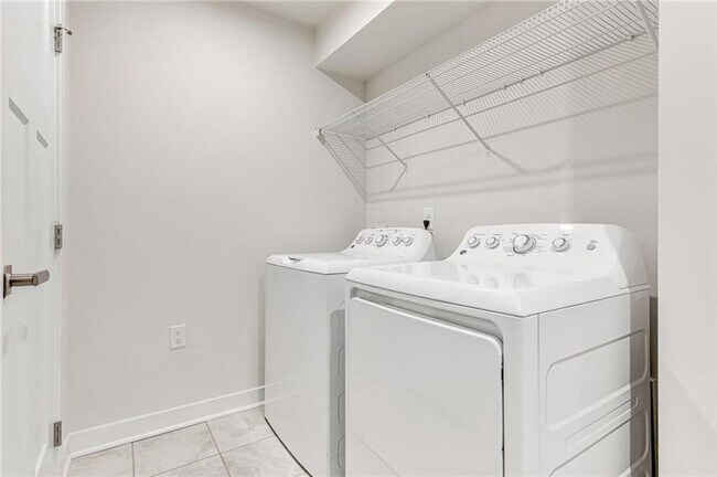 Building Photo - Austin Woods New Townhouse, North Chesterf...