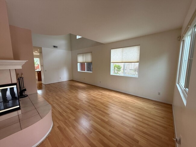Building Photo - 12565 Carmel Canyon Rd