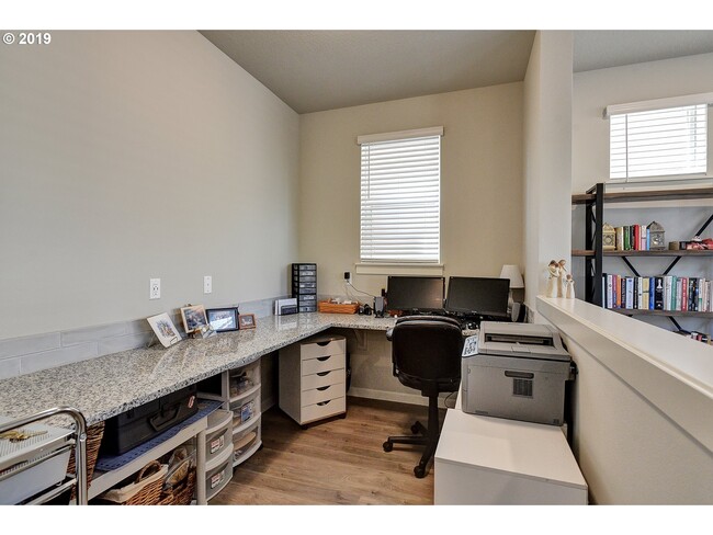 Building Photo - 23078 NE Sockeye St