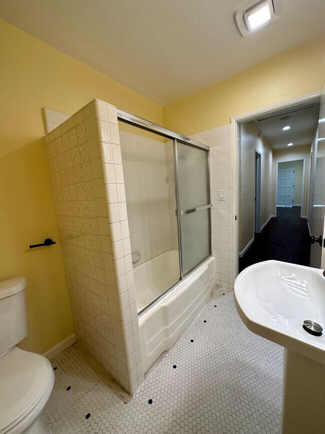 Building Photo - 3626 31st St