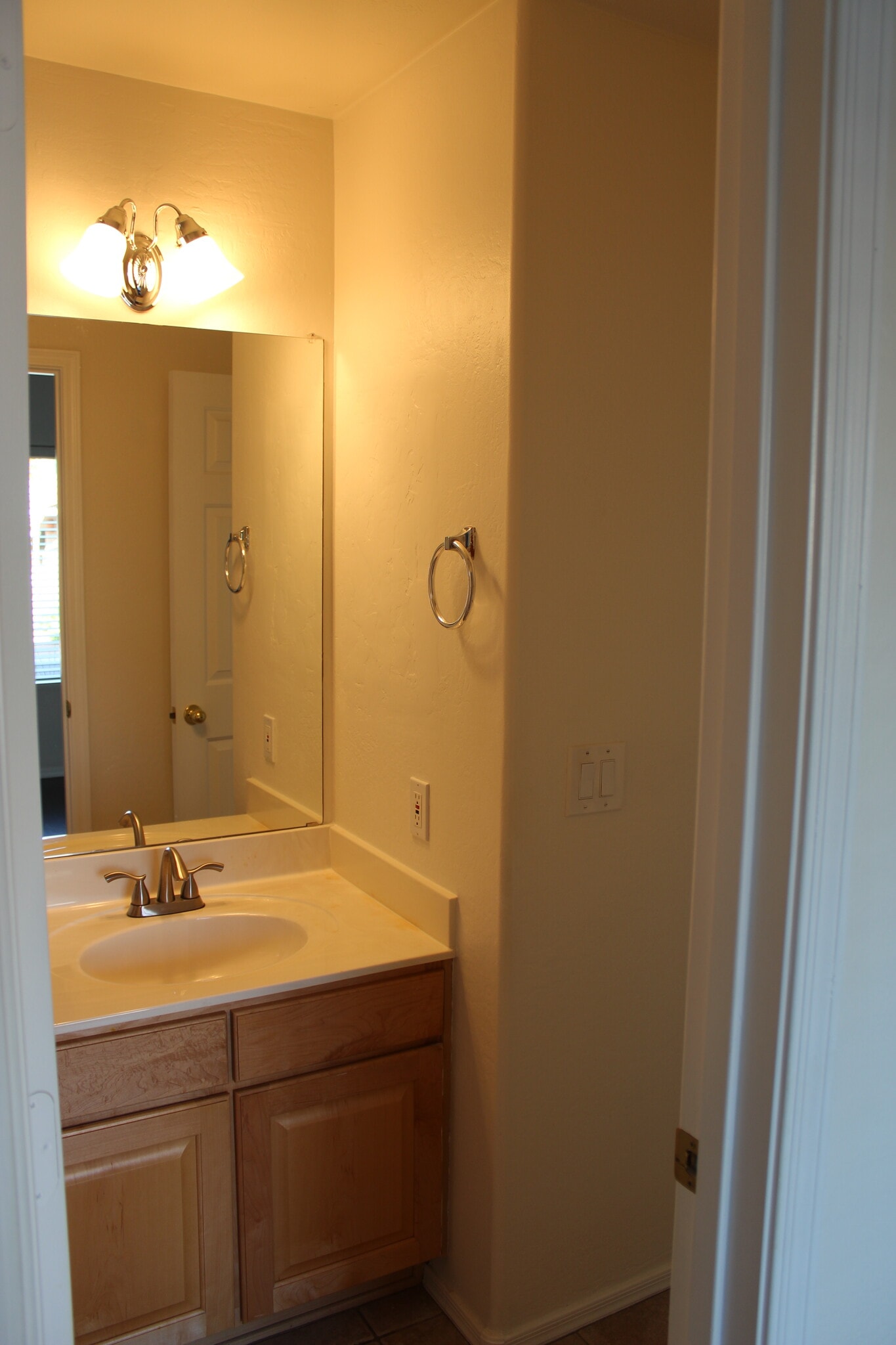 Main Bath - 440 S Val Vista Dr.