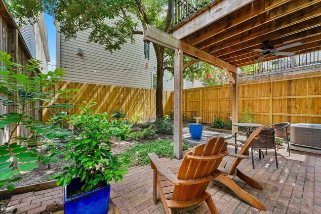 Building Photo - Beautiful Brick Patio Home with Solar and ...