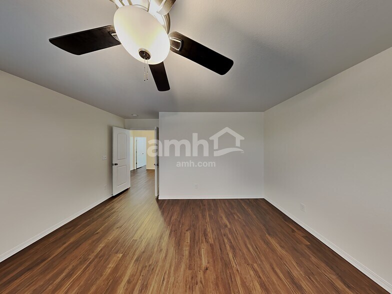 Building Photo - 11342 Avena Rd