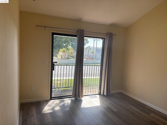 Building Photo - 5854 Yawl St