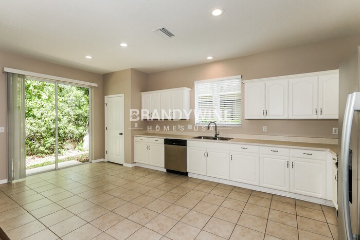 Building Photo - 1035 Clearpointe Way