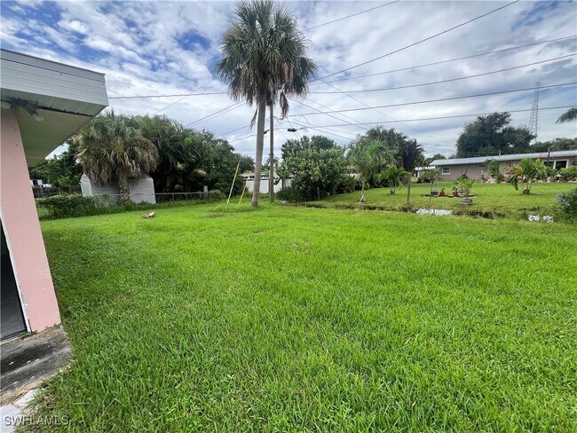 Building Photo - 160 Brooks Rd