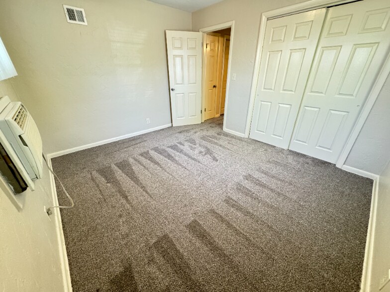 Building Photo - 1400 S 20th St