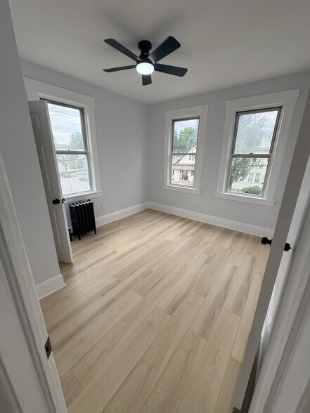 Building Photo - 273 Maple Ave