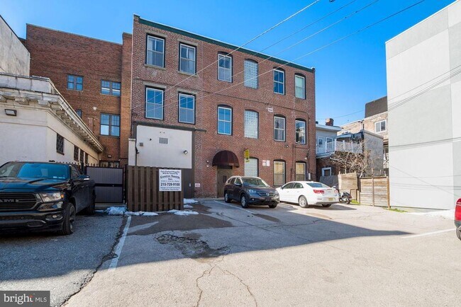 Building Photo - 1210 N Palethorp St