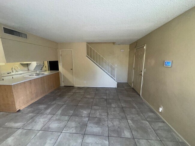 Building Photo - 1497 Dorothy Ave