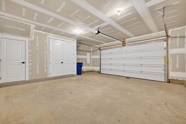 Building Photo - 1726 Blacksmith Wy