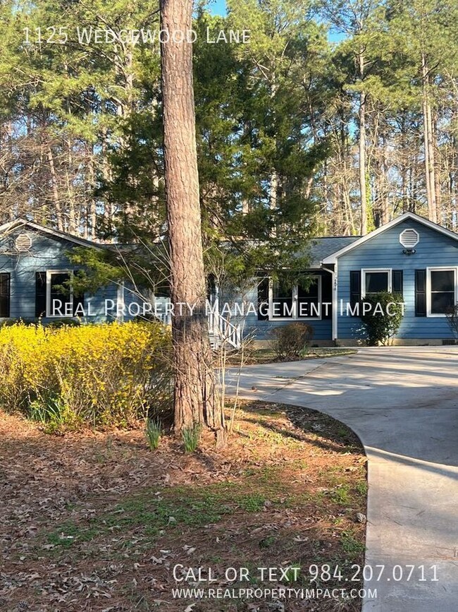 Building Photo - Spacious 3/4 Bedroom 3 Bath Ranch Home on ...