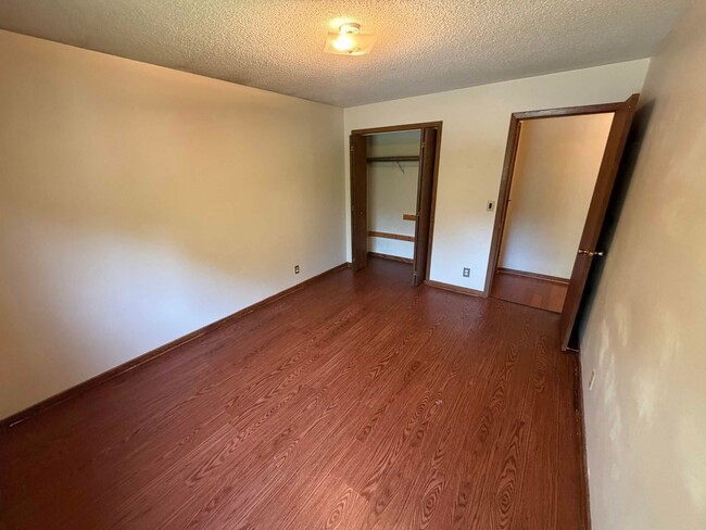 Building Photo - 3303 Eddy Ln