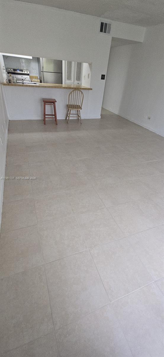 Building Photo - 3680 Inverrary Dr