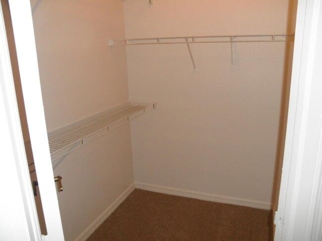 Building Photo - 912 Talia Cir