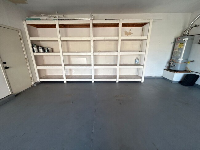 Building Photo - Nice home in North Turlock!
