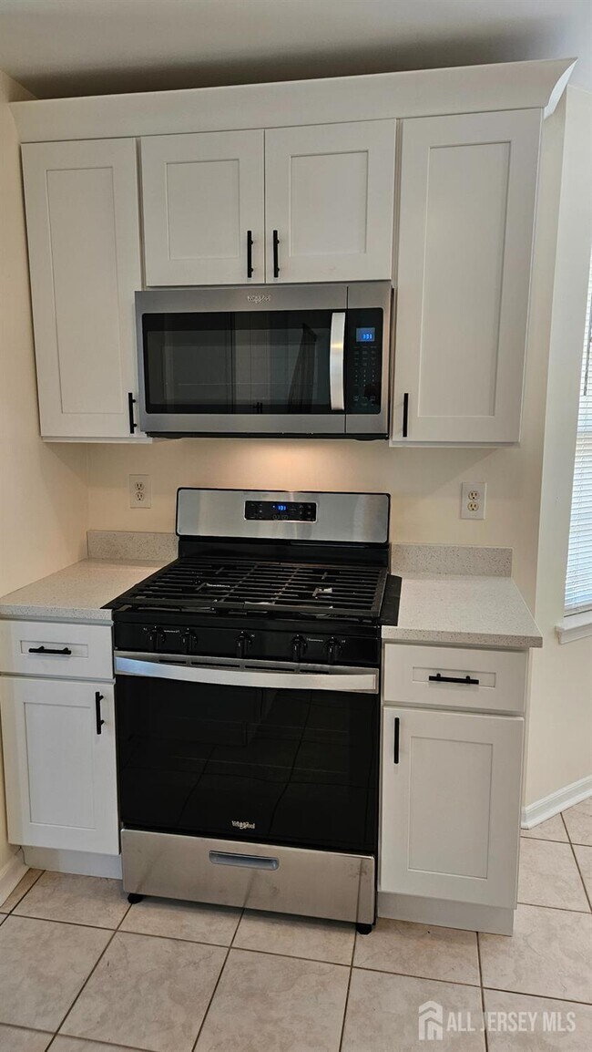 Building Photo - 405 Cobblestone Ct