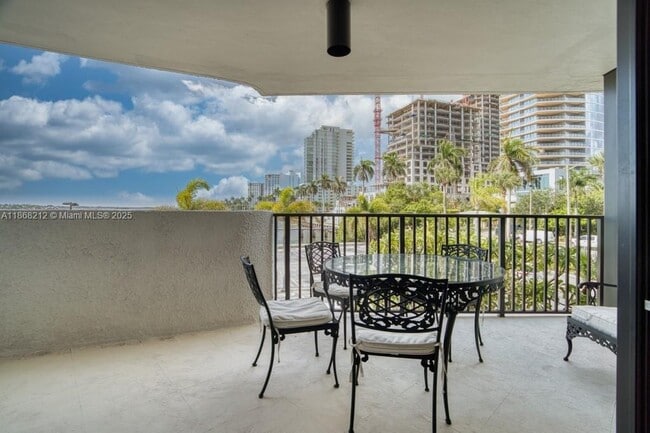 Building Photo - 1200 S Flagler Dr