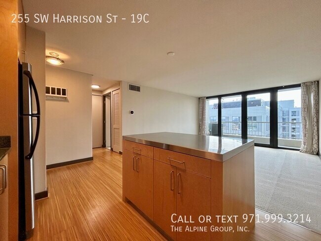 Building Photo - 255 SW Harrison St