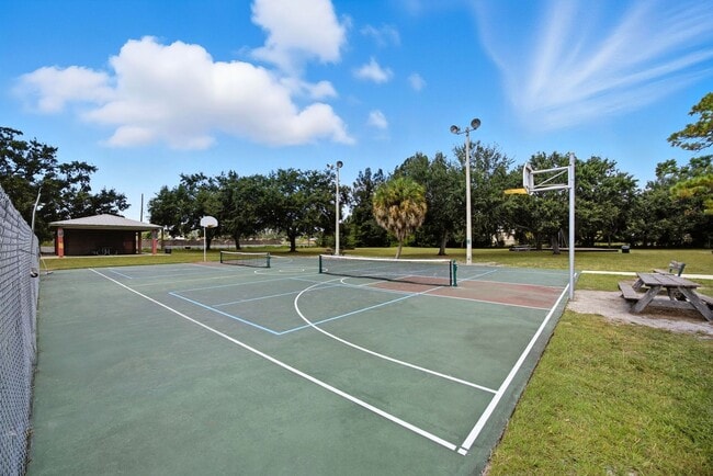 Building Photo - 6236 S Martindale Ave