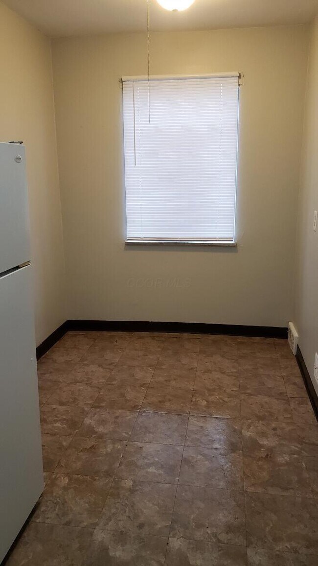 Building Photo - 1157 Bryden Rd