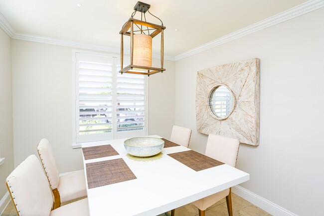 Building Photo - Live the Naples Lifestyle – Elegant 2BR/2B...