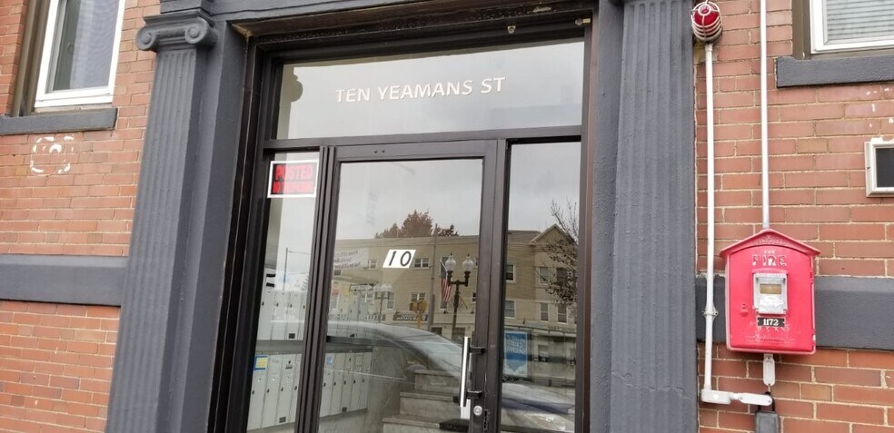 Building Photo - 10 Yeamans St